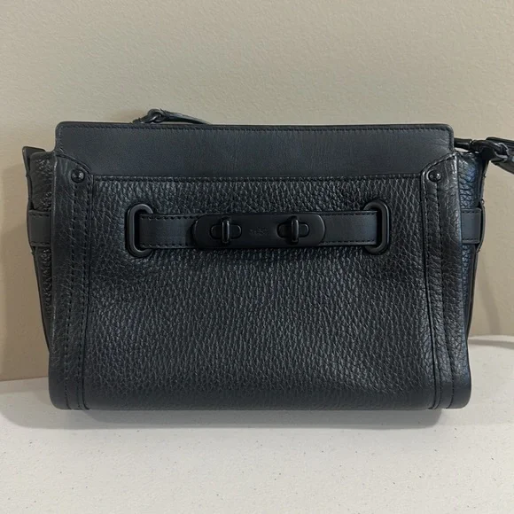 Coach purse - Picture 2 of 3